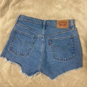 501 Levi’s Women’s Jean Shorts Size 27
